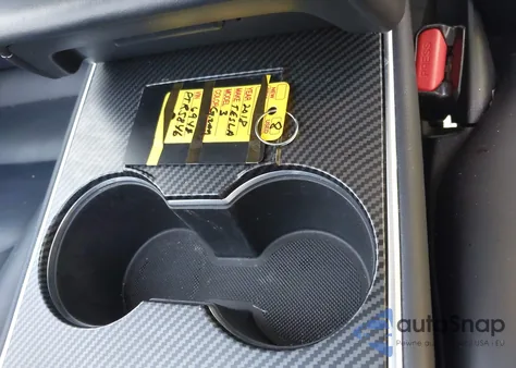 2018 Tesla Model 3 Long Range/Mid Range z USA, uszkodzony, nr VIN 5YJ3E1EA0JF006941